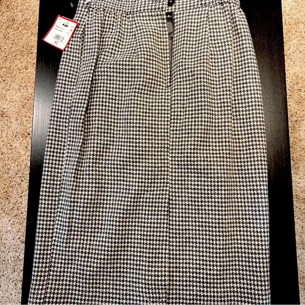 Leslie Fay Houndstooth Skirt